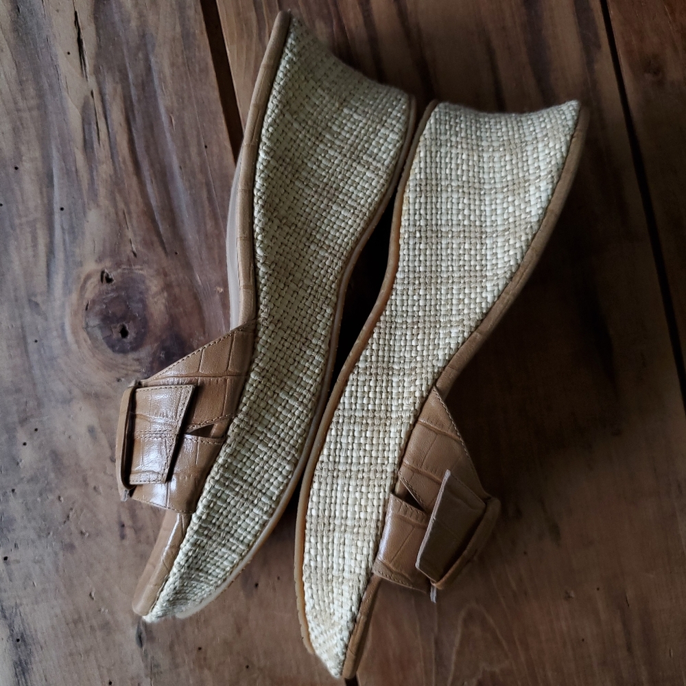 Stuart Weitzman Buckster Nice Tan Indian Croc Slide Sandals Size 9